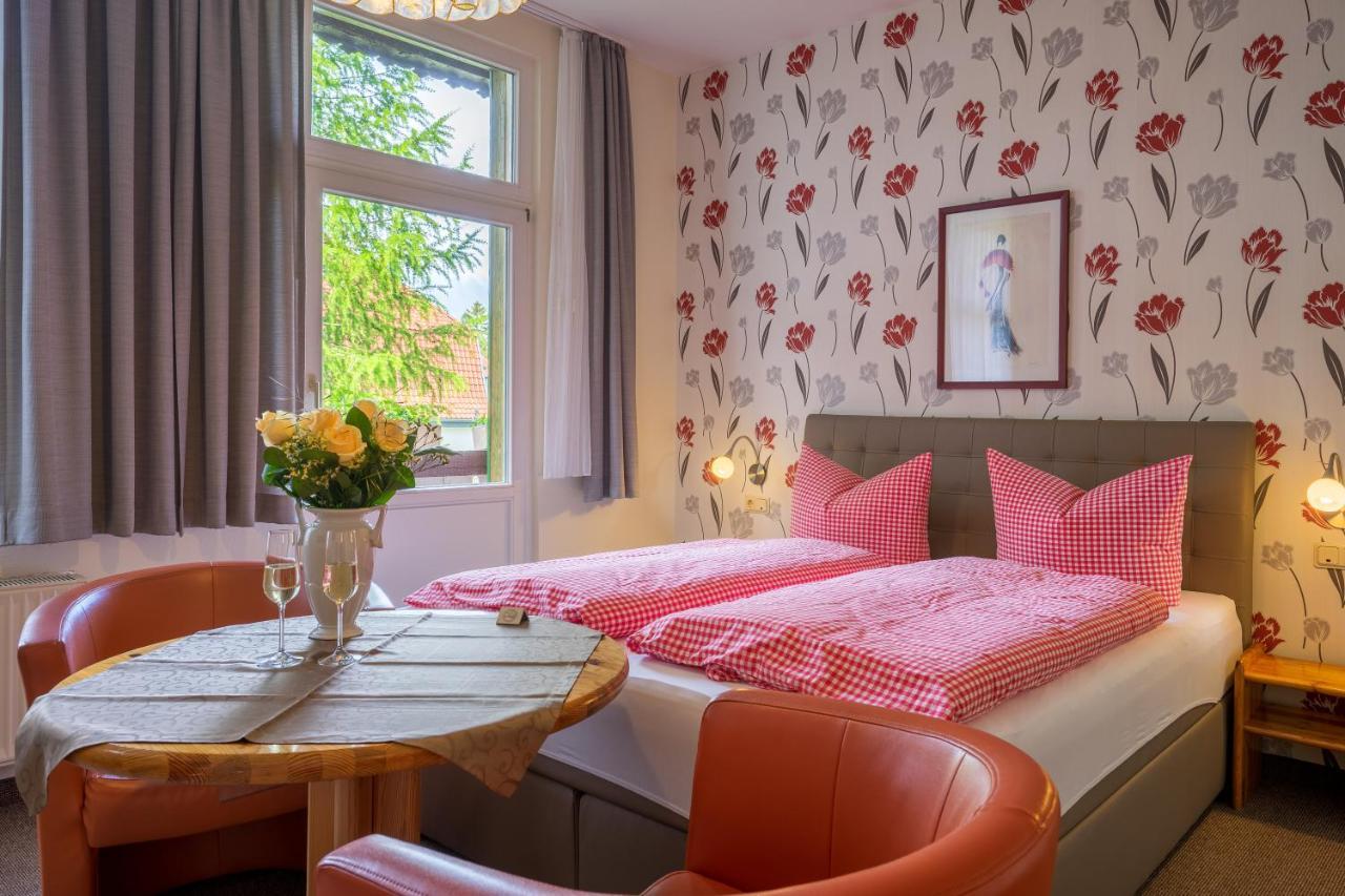 Pension Schweizer Hof ヴェルニゲローデ エクステリア 写真