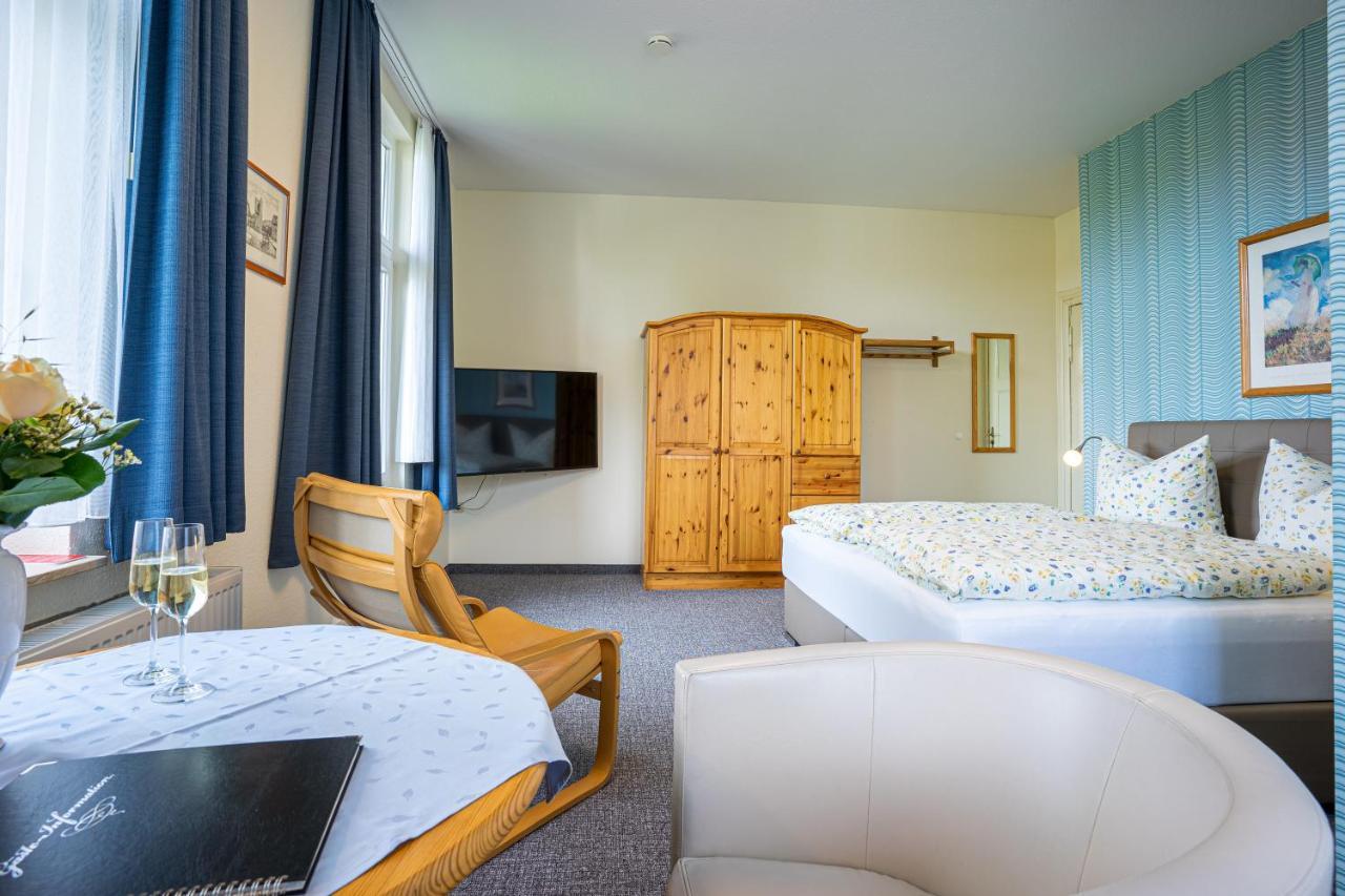 Pension Schweizer Hof ヴェルニゲローデ エクステリア 写真