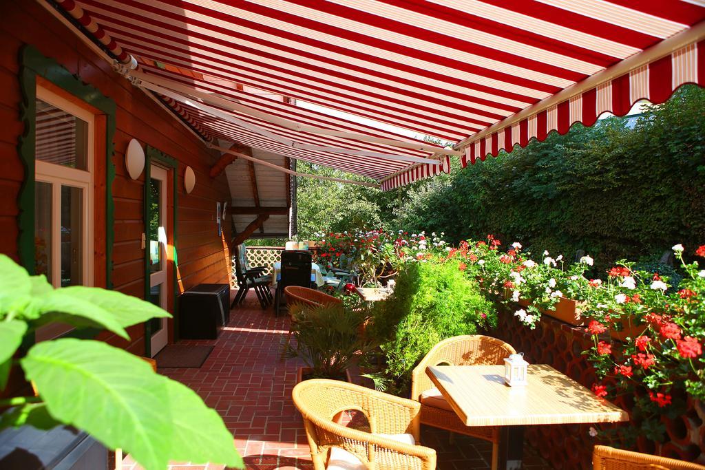 Pension Schweizer Hof ヴェルニゲローデ エクステリア 写真